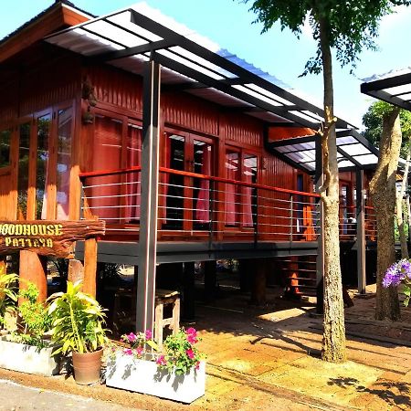Wood House Pattaya Hotel Ngoại thất bức ảnh