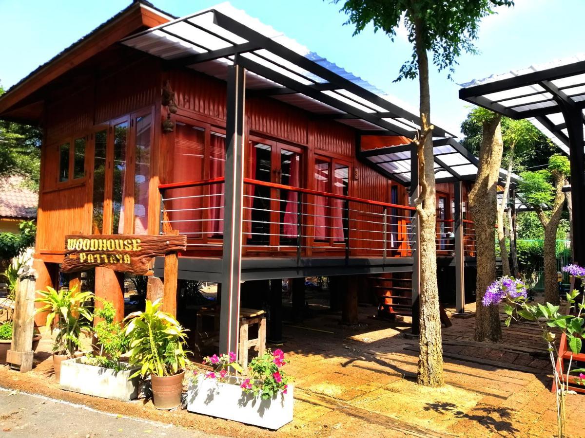 Wood House Pattaya Hotel Ngoại thất bức ảnh