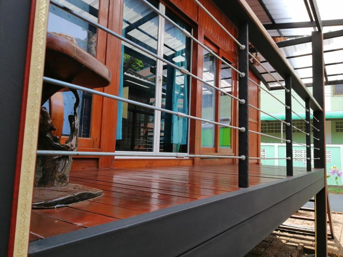 Wood House Pattaya Hotel Ngoại thất bức ảnh