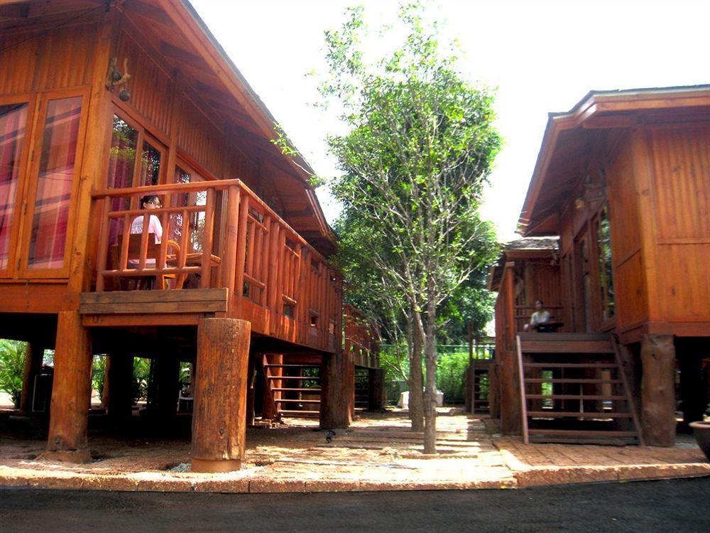 Wood House Pattaya Hotel Ngoại thất bức ảnh